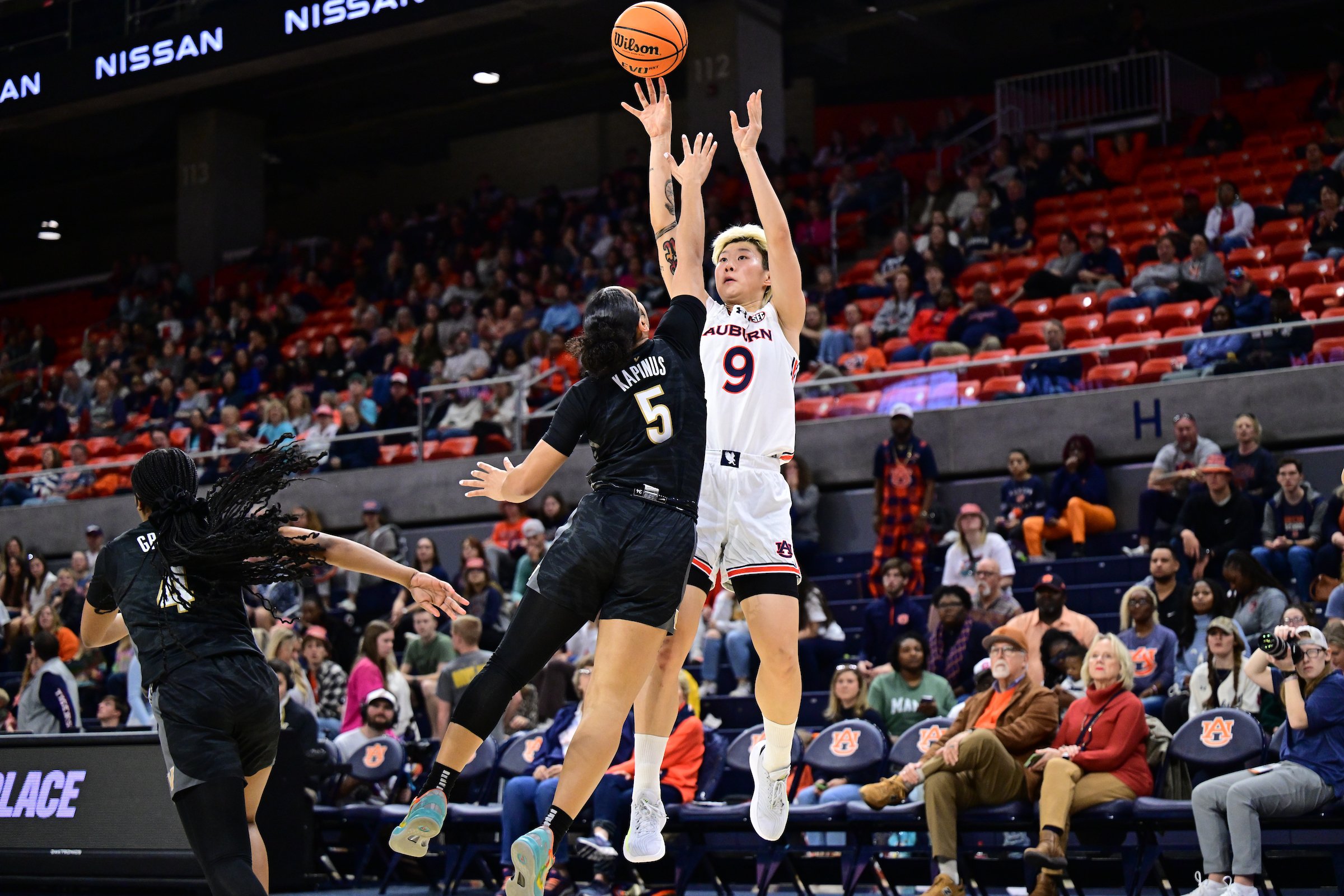 征戰(zhàn)NCAA！鄧雨婷：不太喜歡被稱為“李夢接班人” 未來想進(jìn)WNBA